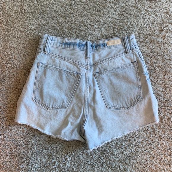 Abercrombie & Fitch High-rise Distressed Shorts - Picture 3 of 4